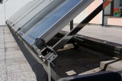 Uchyceni teplovodniho solarniho kolektoru